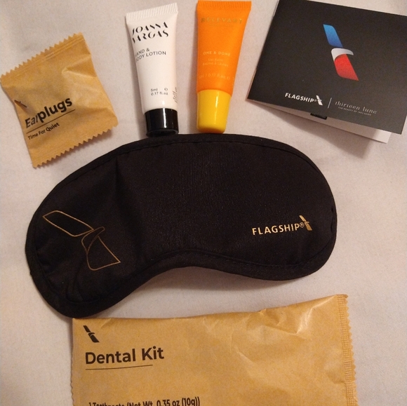 Thirteen 13 Lune Miniature Barrel Bag American Airlines Amenity Kit - Picture 6 of 6